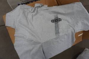 lot 431 image: mens t-shirts