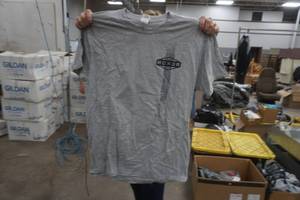lot 454 image: mens t-shirt
