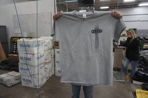 lot 455 image: mens t-shirts