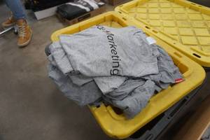 lot 458 image: mens t-shirt