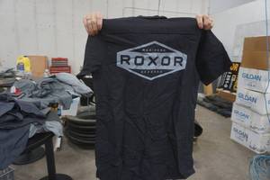 lot 460 image: mens t-shirt