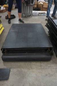 lot 494 image: folding table