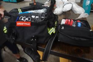 lot 513 image: first aide kits