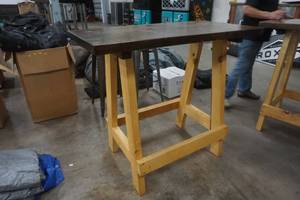lot 517 image: high-top table