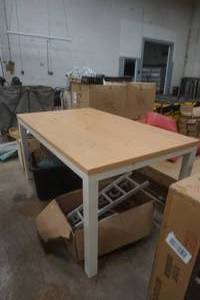 lot 519 image: table