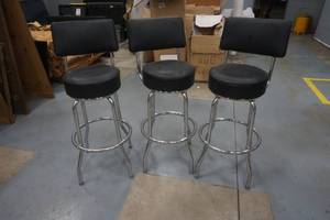 lot 521 image: swivel stool