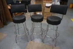 lot 522 image: swivel stool