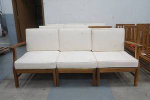 lot 529 image: patio furniture