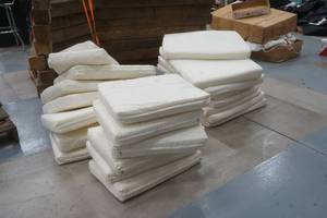 lot 531 image: furniture cushions