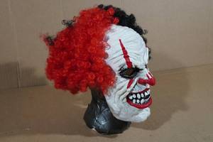 lot 4 image: Killer Clown Halloween Mask