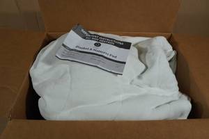 lot 24 image: Queen Heated Mattress Pad