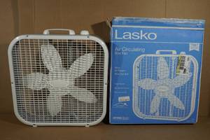 lot 39 image: Lasko Air Circulating Box Fan