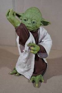 lot 64 image: Vintage Star Wars Walking and Talking Yoda