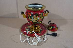 lot 75 image: Antique Russian Samovar Electric Brass & Copper Tea Pot Set