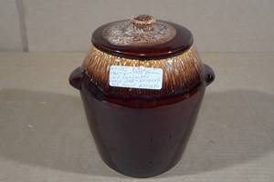 lot 77 image: Kathy Kale 9 1960s Vintage Brown Drip Stoneware Cookie Jar