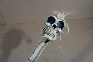 lot 78 image: Crypt Keepers Skull Staff
