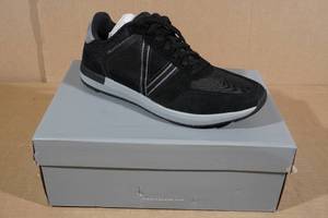 lot 92 image: Vionic Mens Bradey Sneakers -Size 11