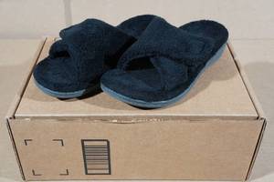 lot 99 image: Vionic Womens Relax Slipper Sandals -Size 6