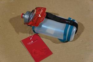 lot 103 image: Ultraspire Handheld Water Bottle