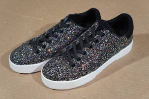 lot 116 image: Kenneth Cole Womens Tyler Sneakers -Size 8.5