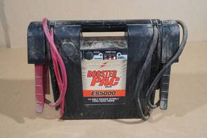 lot 127 image: Booster Pac 12V Jumper