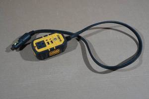lot 128 image: DeWalt Power Inverter