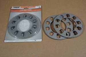 lot 132 image: 4 Wheel Spacers