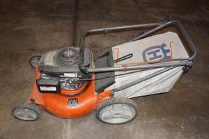 lot 140 image: Husqvarna Lawn Mower