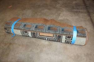 lot 143 image: 4.6x6 Area Rug