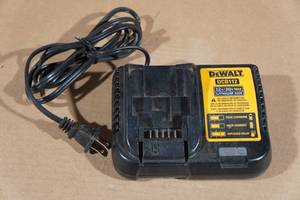 lot 165 image: DeWalt Battery Charger