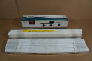 lot 177 image: 4 Sets of Blinds and Vanity Light