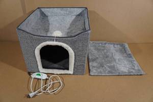lot 181 image: Heated Cat House