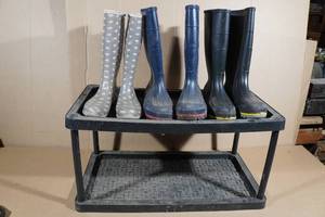 lot 240 image: 3 Pairs of Rubber Boots with Shoe Rack