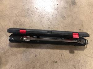 lot 20 image: Husky Torque Wrench   Customer Returns See Pictures