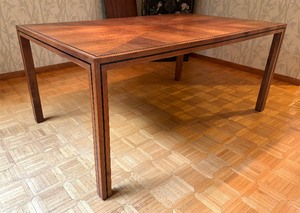 lot 14 image: Gorgeous Dining Room Table