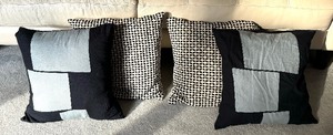 lot 29 image: Four Amazing Accent Pillows