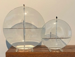 lot 32 image: Two Gorgeous Glass Oil Candles