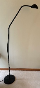 lot 70 image: Stylish Modern Floor Lamp