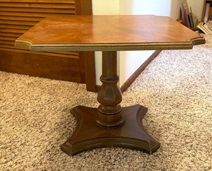 lot 107 image: Vintage Accent Table