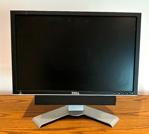 lot 109 image: Dell 22 Monitor