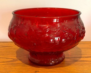 lot 134 image: Radiant Red Vintage Bowl