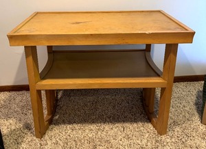 lot 135 image: Vintage Accent Table