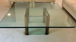 lot 42 image: Vintage Contemporary Style Glass Coffee Table