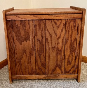 lot 53 image: Awesome Petite Wood Hamper  Storage