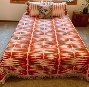 lot 48 image: Vibrant Full  Queen Bedding and Accent Pillows