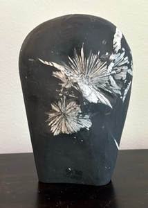 lot 154 image: Stunning Stone Decor