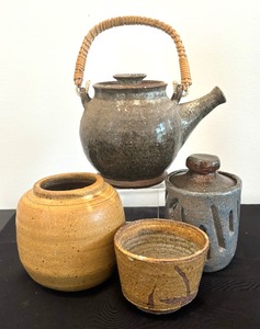 lot 177 image: Four Fine Pottery Pieces