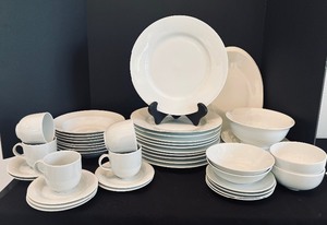 lot 192 image: White Dishware Grouping by Crate & Barrel, Alfoldi, Fitz & Floyd and More