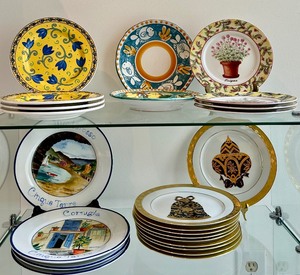 lot 217 image: Variety of Party and Entertaining Plates