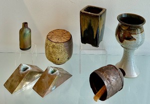 lot 129 image: Great Brass and Pottery Decor
